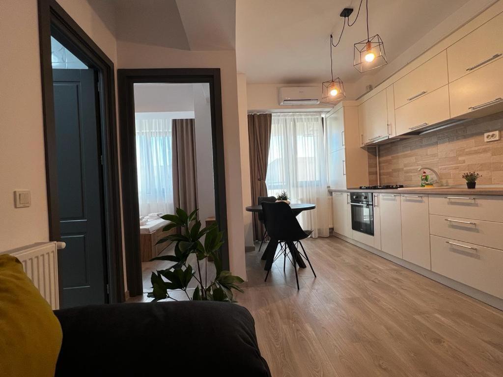 Cozy Accommodation Central City - 雅西 外观 照片