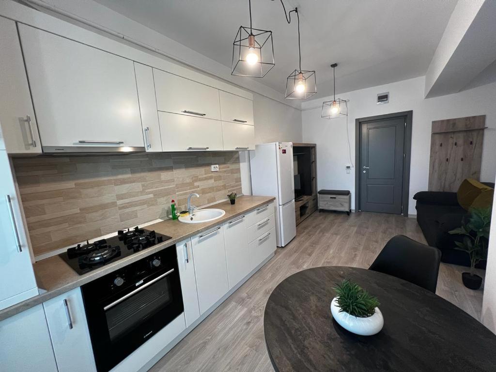 Cozy Accommodation Central City - 雅西 外观 照片