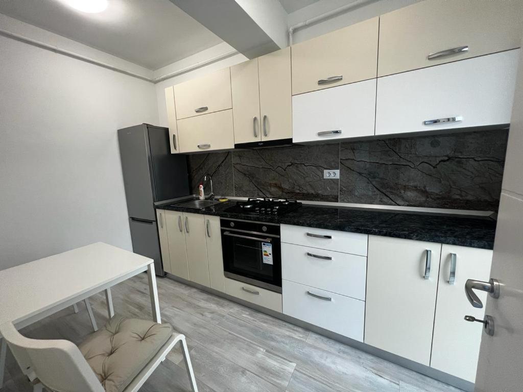 Cozy Accommodation Central City - 雅西 外观 照片