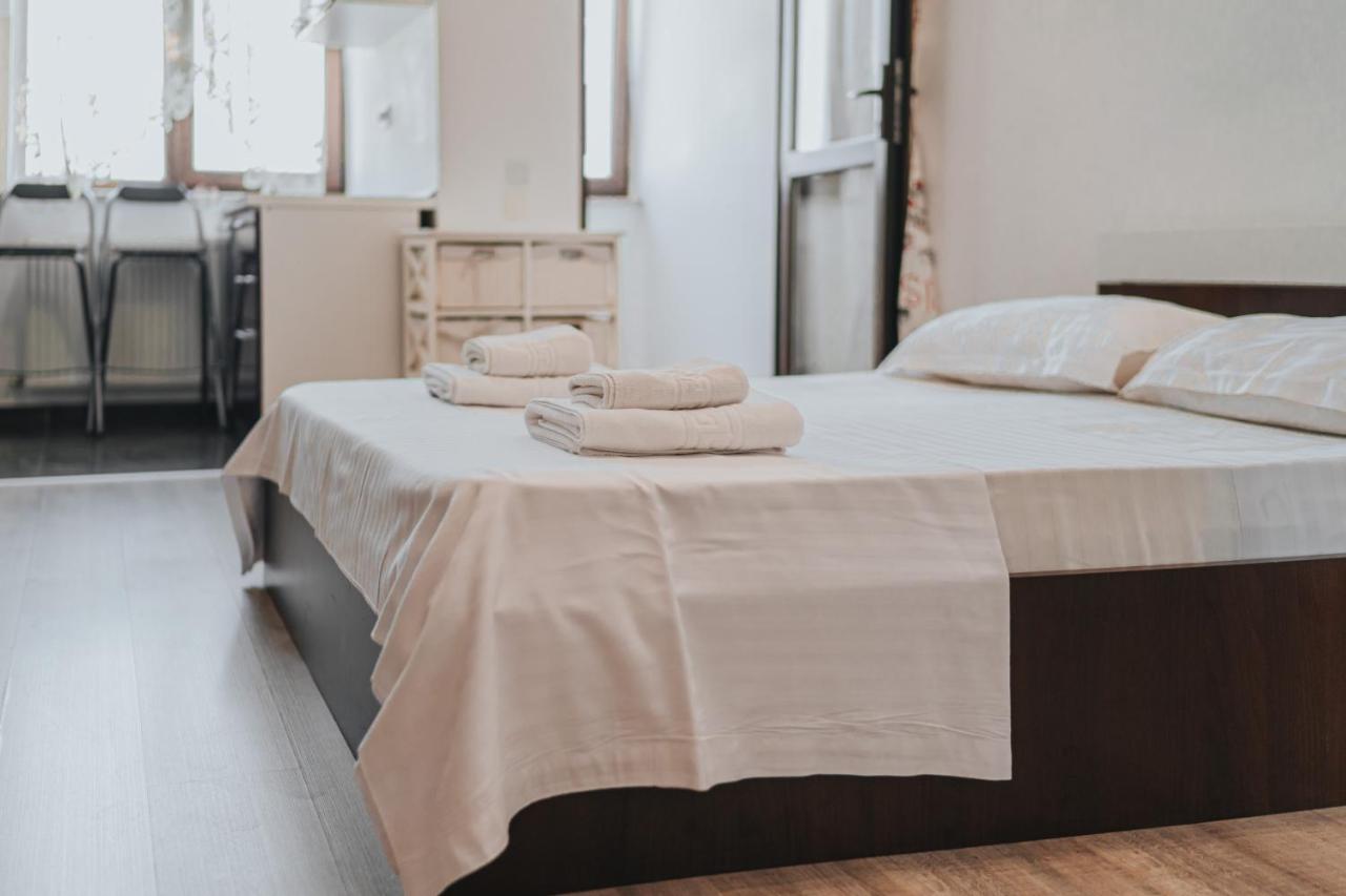 Cozy Accommodation Central City - 雅西 外观 照片