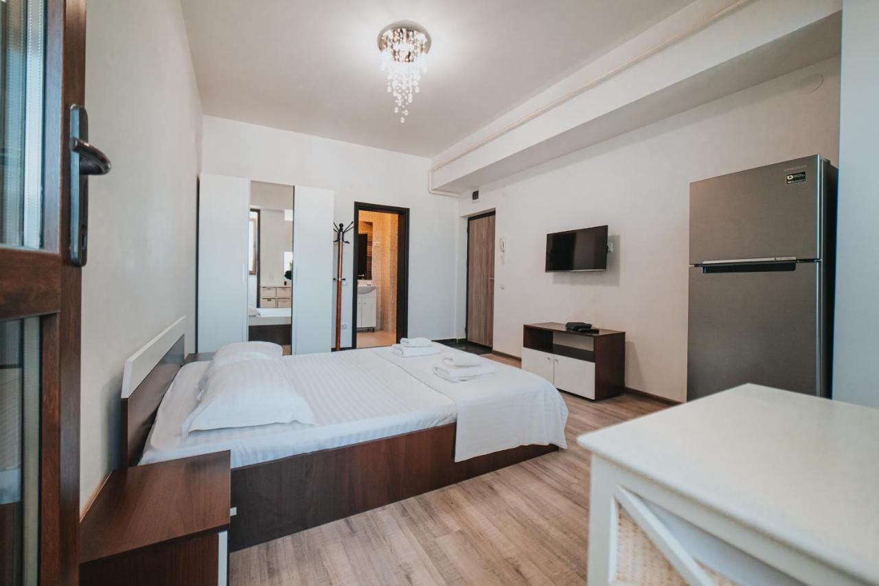 Cozy Accommodation Central City - 雅西 外观 照片