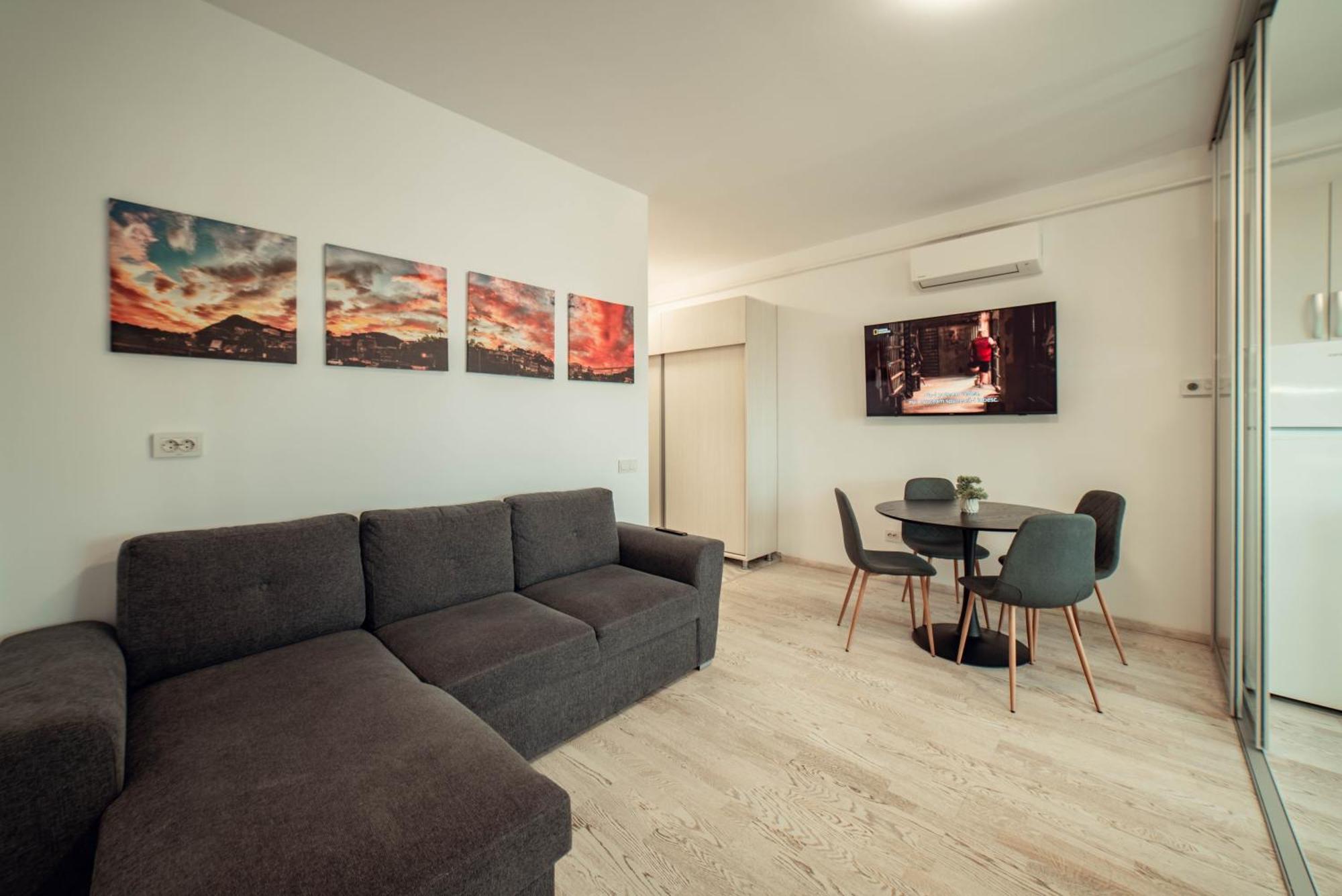 Cozy Accommodation Central City - 雅西 外观 照片